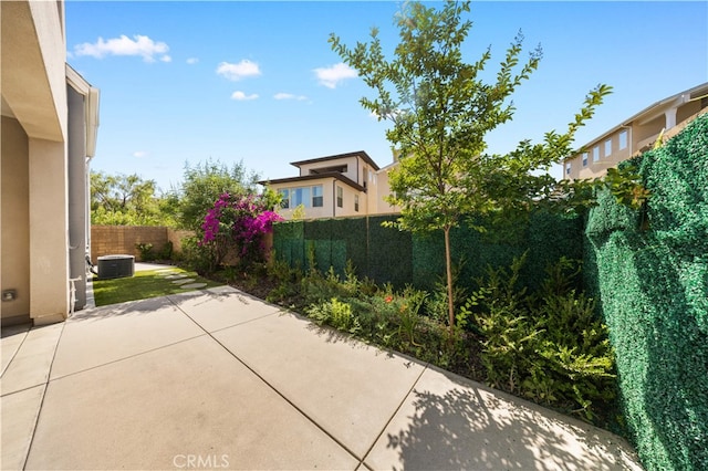 125 Character, Irvine, CA 92618 - fenced backyard featuring a patio