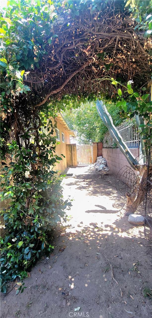 2570 W 6th St, San Bernardino, CA 92410 - photo 5