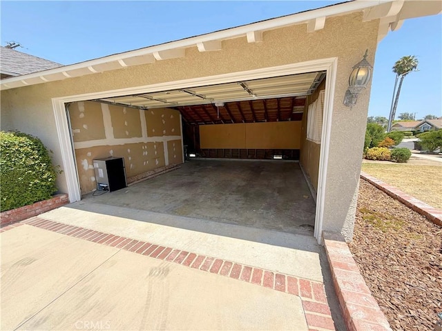 21045 Hemmingway St, Canoga Park, CA 91304 - garage featuring driveway