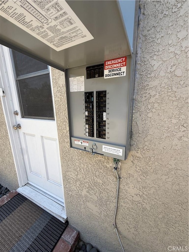 21045 Hemmingway St, Canoga Park, CA 91304 - detailed view of stucco siding