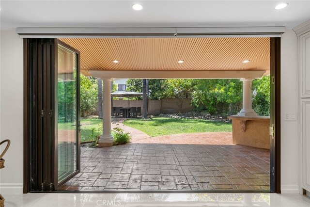 6355 Yolanda Ave, Tarzana, CA 91335 - view of patio / terrace