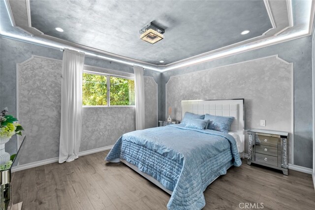 6355 Yolanda Ave, Tarzana, CA 91335 - bedroom with wood finished floors