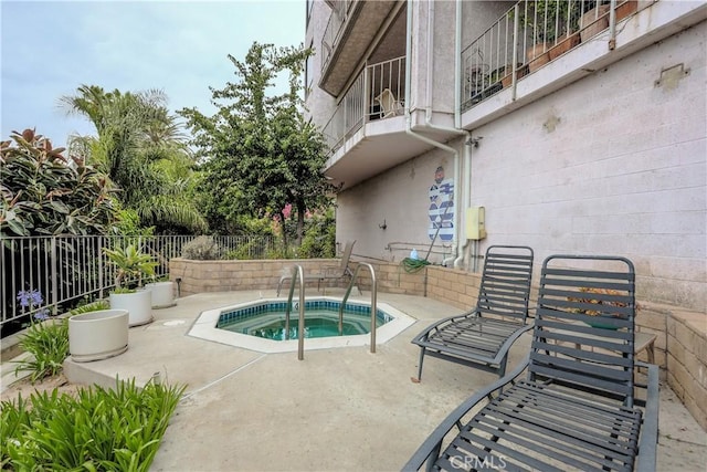 1995 Molino Ave Unit 102, Signal Hill, CA 90755 - view of pool featuring a community hot tub and a patio area