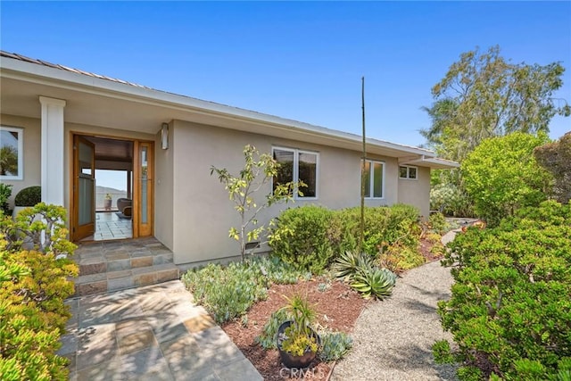 1324 Pitcairn Pl, Laguna Beach, CA 92651 - view of front of house with stucco siding