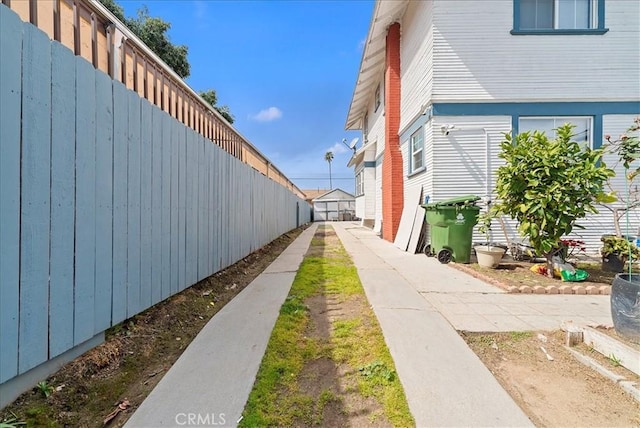 1665 Arlington Ave, Los Angeles, CA 90019 - view of home's exterior