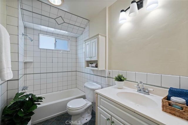 533 Roswell Ave, Long Beach, CA 90814 - full bath featuring vanity, bathing tub / shower combination, tile walls, and tile patterned floors
