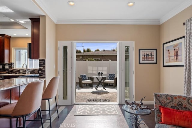 533 Roswell Ave, Long Beach, CA 90814 - entryway with crown molding, dark wood-style floors, plenty of natural light, and recessed lighting