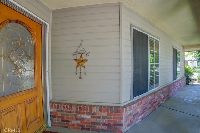 9425 Oak Hills Ave, Bakersfield, CA 93312 - property entrance featuring a porch