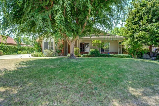 9425 Oak Hills Ave, Bakersfield, CA 93312 - view of front of property featuring a front lawn