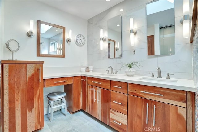 3163 Inclinado, San Clemente, CA 92673 - full bathroom featuring double vanity