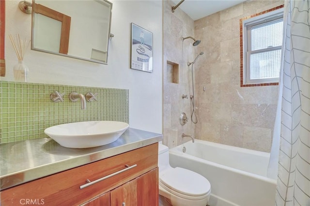 3163 Inclinado, San Clemente, CA 92673 - full bath featuring shower / tub combo with curtain and vanity
