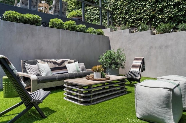1012 10th St, Manhattan Beach, CA 90266 - view of patio / terrace