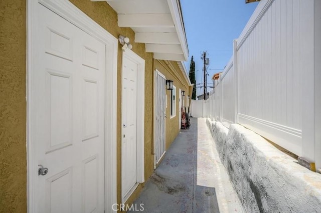10224 Fernglen Ave, Tujunga, CA 91042 - view of side of property