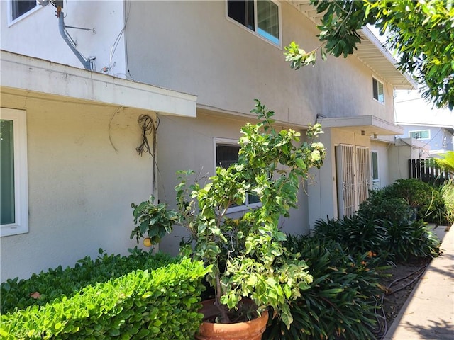 1548 N Elm Ave, Costa Mesa, CA 92626 - view of home's exterior featuring stucco siding