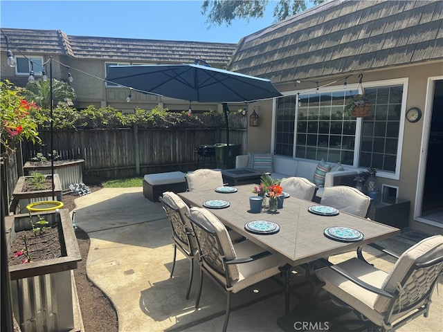 10270 Durango River Ct, Fountain Valley, CA 92708 - view of patio / terrace with outdoor dining space