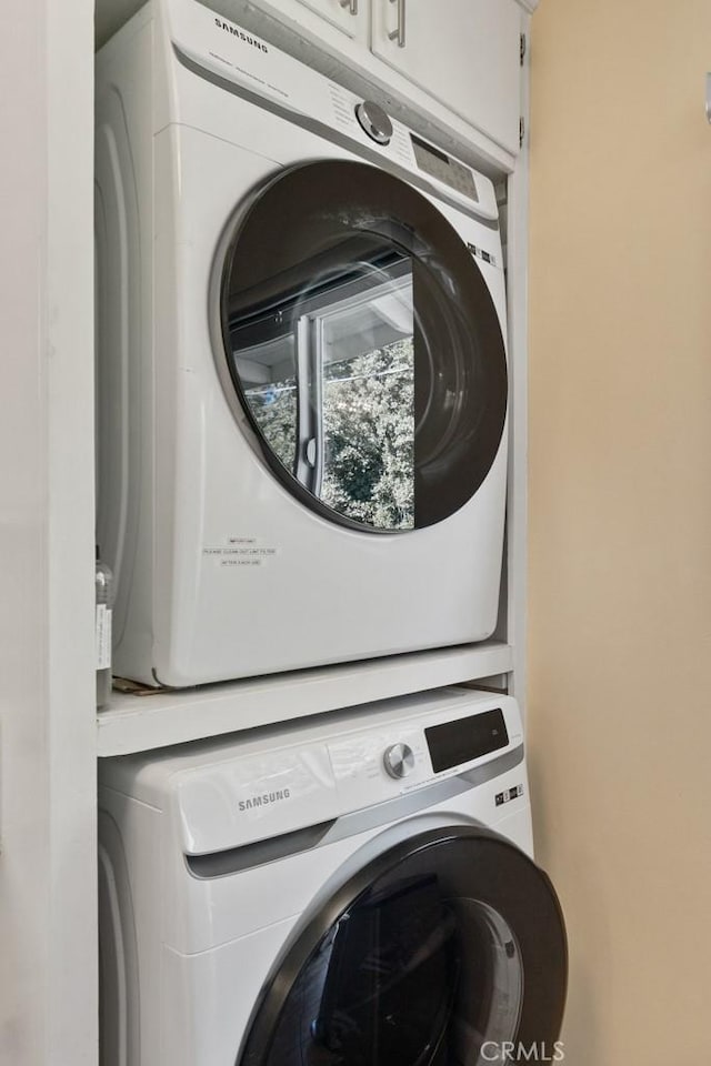 213 E 45th St, Long Beach, CA 90807 - washroom with stacked washer / drying machine