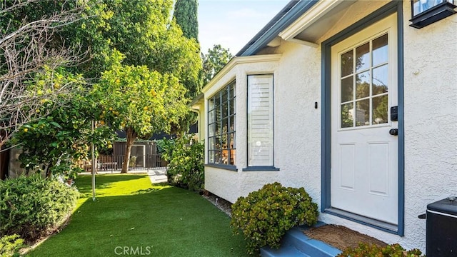 3209 Bennett Dr, Los Angeles, CA 90068 - view of side of home featuring stucco siding