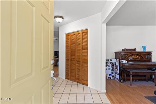22820 Mariposa Rd, Tehachapi, CA 93561 - view of foyer