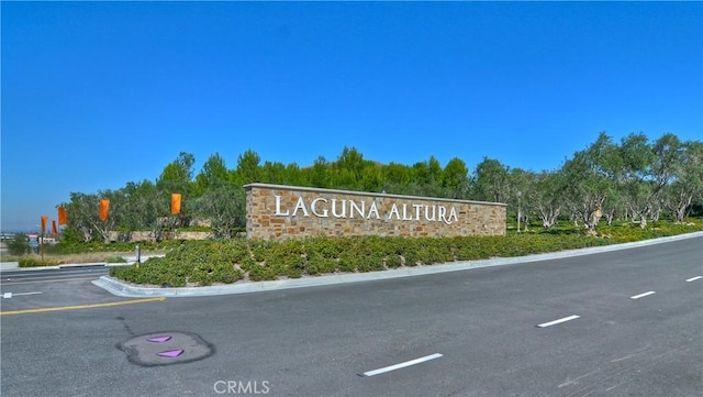 32 Tesoro, Irvine, CA 92618 - community / neighborhood sign with uncovered parking