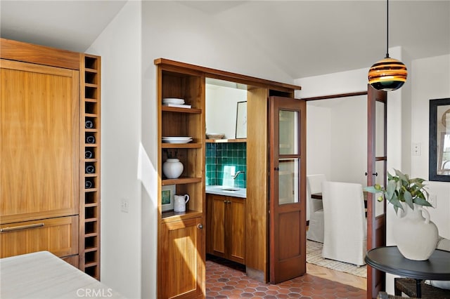 750 Manzanita Dr, Laguna Beach, CA 92651 - bedroom with a sink