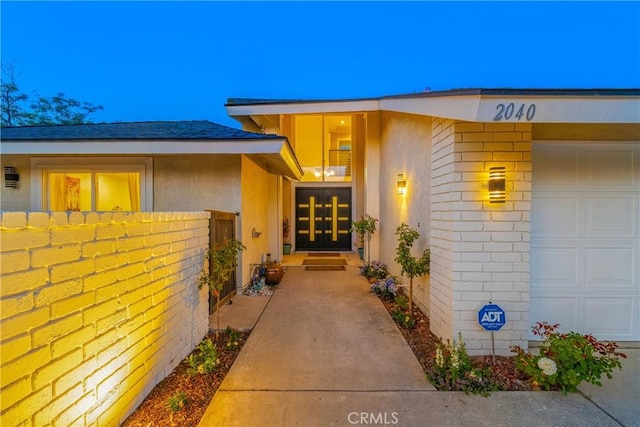 2040 Cape Cod Ct, Claremont, CA 91711 - property entrance featuring stucco siding and a garage