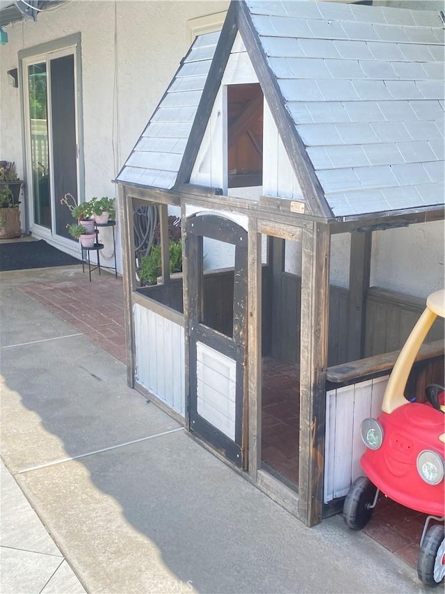 9849 Canada Way, Riverside, CA 92503 - entrance to property