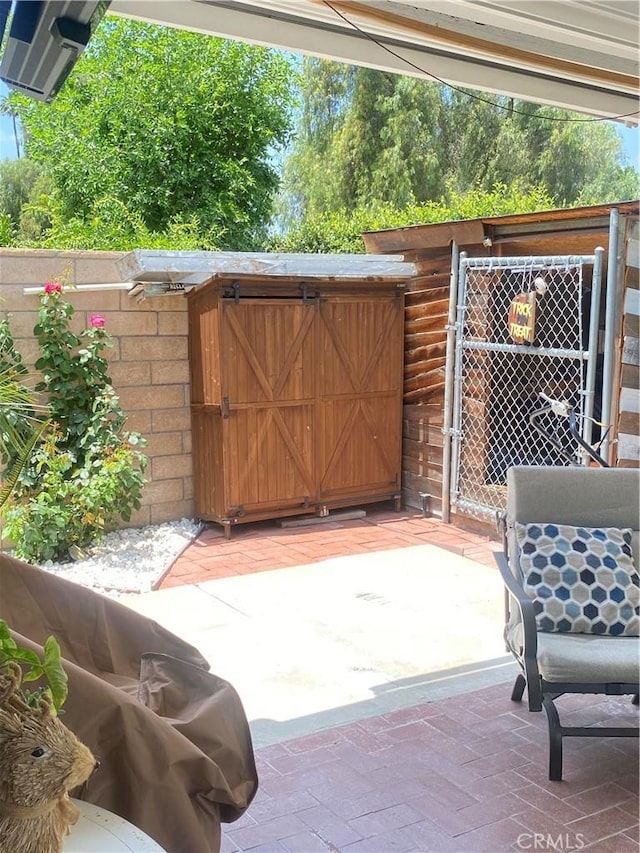 9849 Canada Way, Riverside, CA 92503 - view of patio / terrace