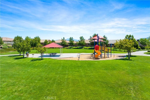 30316 Slate St, Murrieta, CA 92563 - community playground with a gazebo and a yard