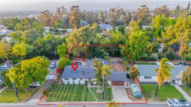 533 Via Vista Dr, Redlands, CA 92373 - aerial perspective of suburban area with property boundaries highlighted