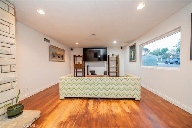 533 Via Vista Dr, Redlands, CA 92373 - living room featuring wood finished floors and recessed lighting