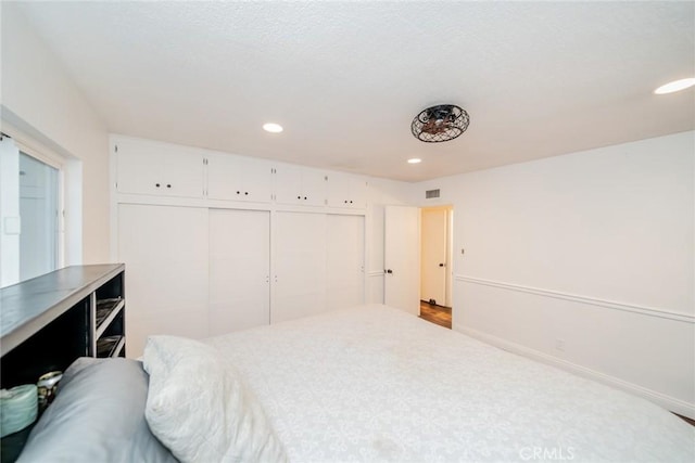 533 Via Vista Dr, Redlands, CA 92373 - bedroom with recessed lighting and a closet