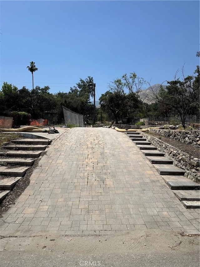 1039 Concha St, Altadena, CA 91001