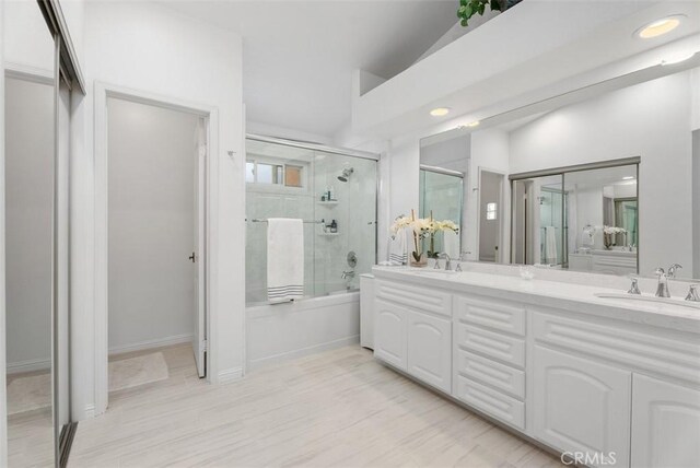 2303 Paseo Circulo, Tustin, CA 92782 - full bath with double vanity and bath / shower combo with glass door