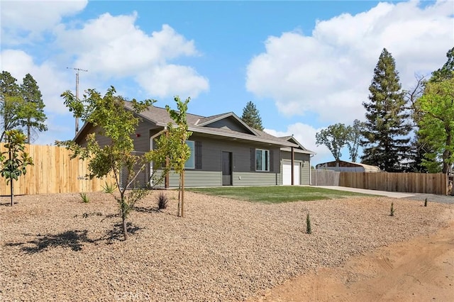 6388 Oak Rd, Paradise, CA 95969 - view of front of house featuring an attached garage