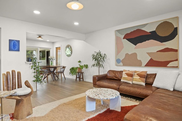 80 Watkins Way, Oak View, CA 93022 - living room with wood finished floors and recessed lighting