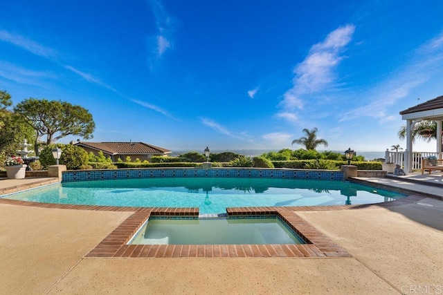 5946 Overlake Ave, Del Cerro, CA 92120 - outdoor pool with an in-ground hot tub and a patio area