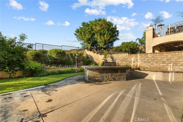29243 Discovery Ridge Dr, Saugus, CA 91390 - view of patio / terrace