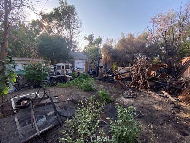 10550 Mather Ave, Sunland, CA 91040 - view of yard featuring a garage