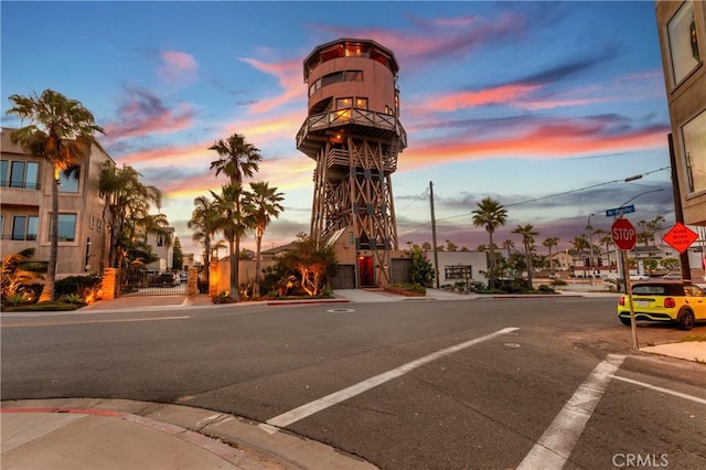 1 Anderson St, Seal Beach, CA 90743 - view of property at dusk