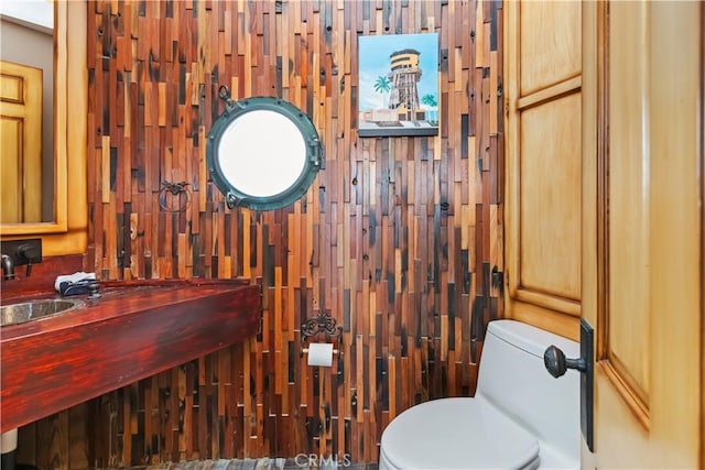 1 Anderson St, Seal Beach, CA 90743 - bathroom with toilet and a sink