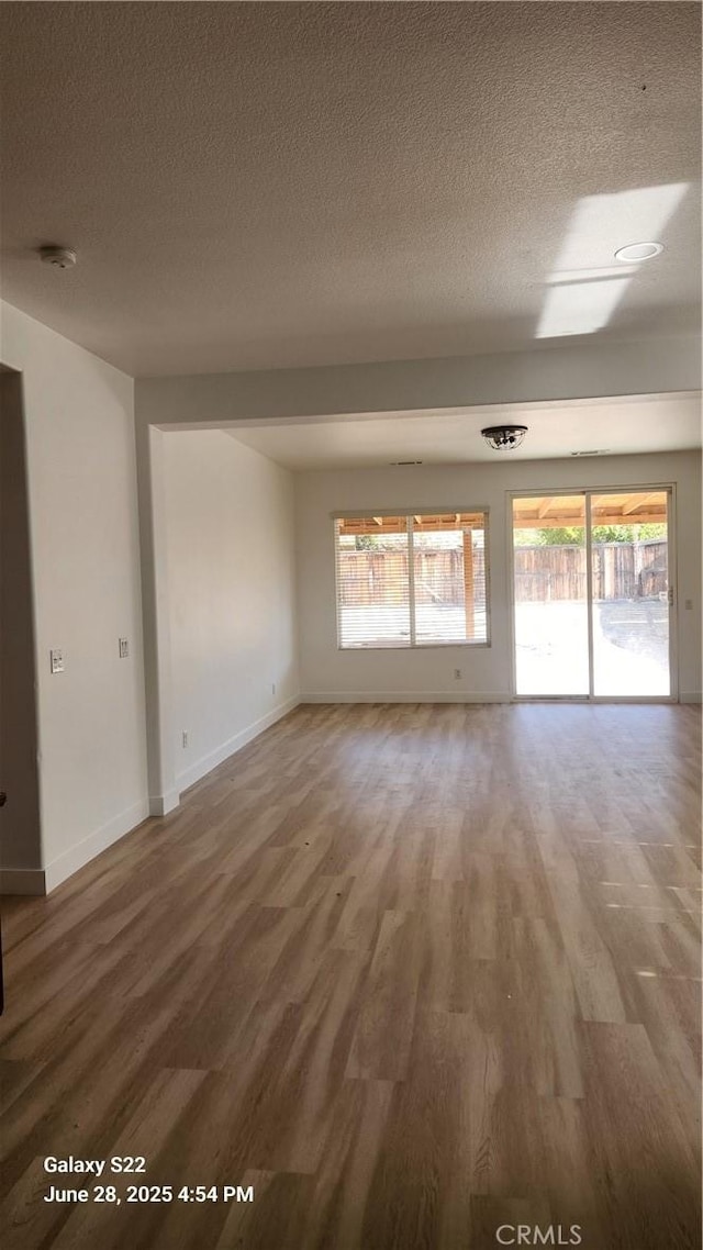 11729 Iverson St, Victorville, CA 92392 - photo 4