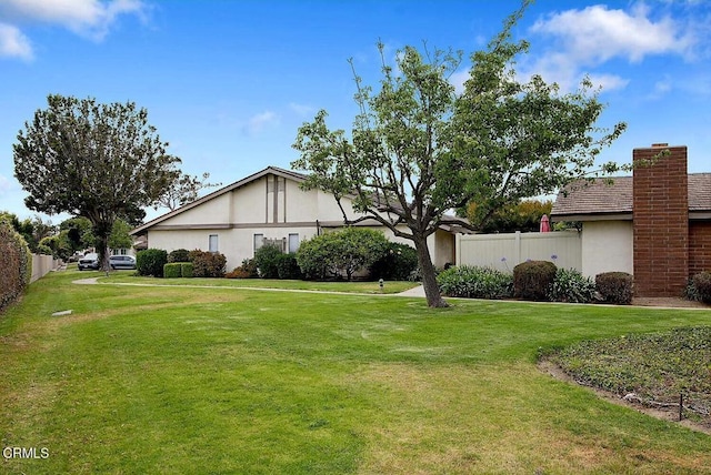 502 Holly Ave, Oxnard, CA 93036 - view of yard