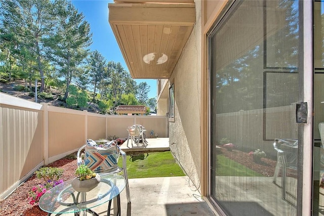 1207 Porto Grande Unit 1, Diamond Bar, CA 91765 - fenced backyard with a patio