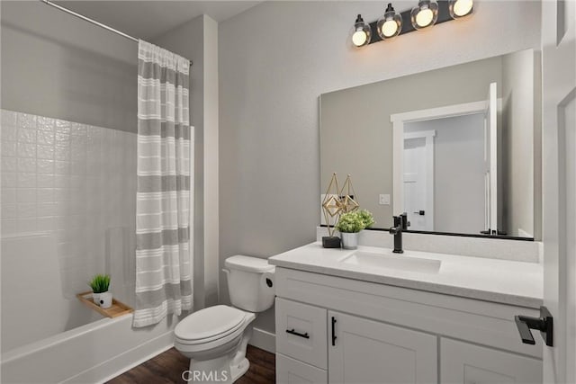 6169 Fern Ln, Paradise, CA 95969 - bathroom with vanity, shower / tub combo with curtain, and wood finished floors