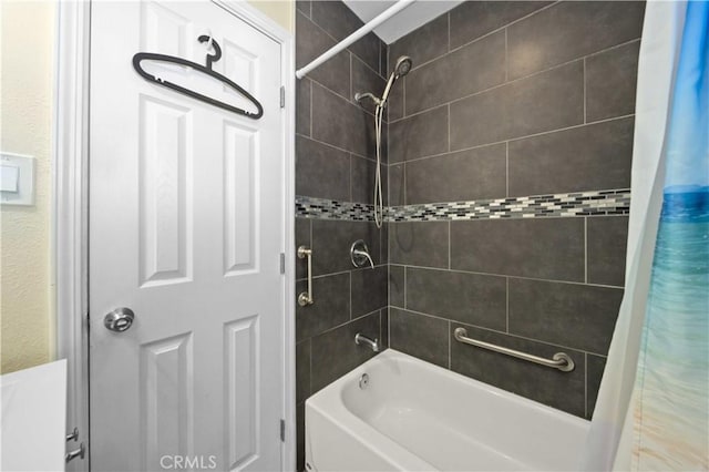 6838 Severn Dr, Paramount, CA 90723 - bathroom with shower / bath combo
