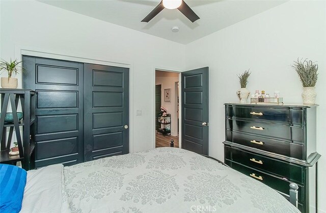 2887 E Tamarind Dr, Fresno, CA 93730 - bedroom with ceiling fan and a closet