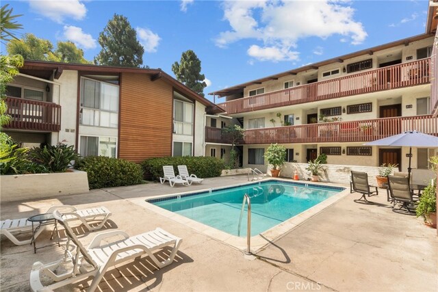 5650 Sumner Way Unit 309, Culver City, CA 90230 - community pool featuring a patio area