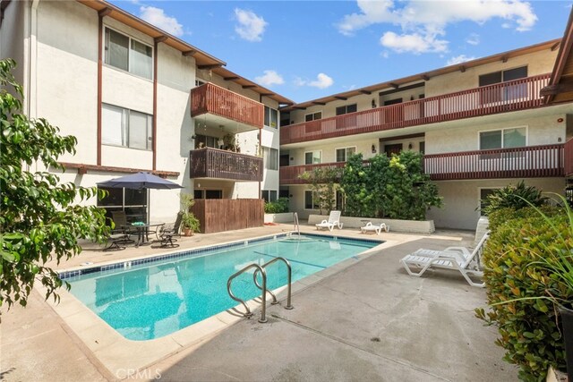 5650 Sumner Way Unit 309, Culver City, CA 90230 - community pool featuring a patio area