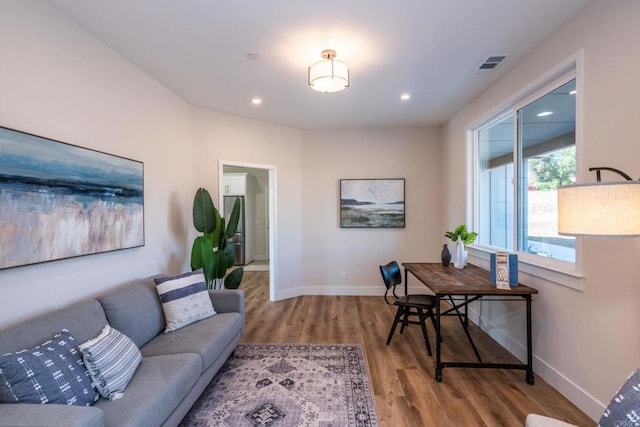 1904 Grey Rabbit Hollow Ln, Fallbrook, CA 92028 - living room with wood finished floors and recessed lighting