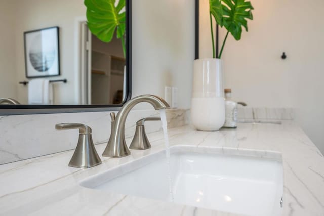 1904 Grey Rabbit Hollow Ln, Fallbrook, CA 92028 - bathroom view of a sink